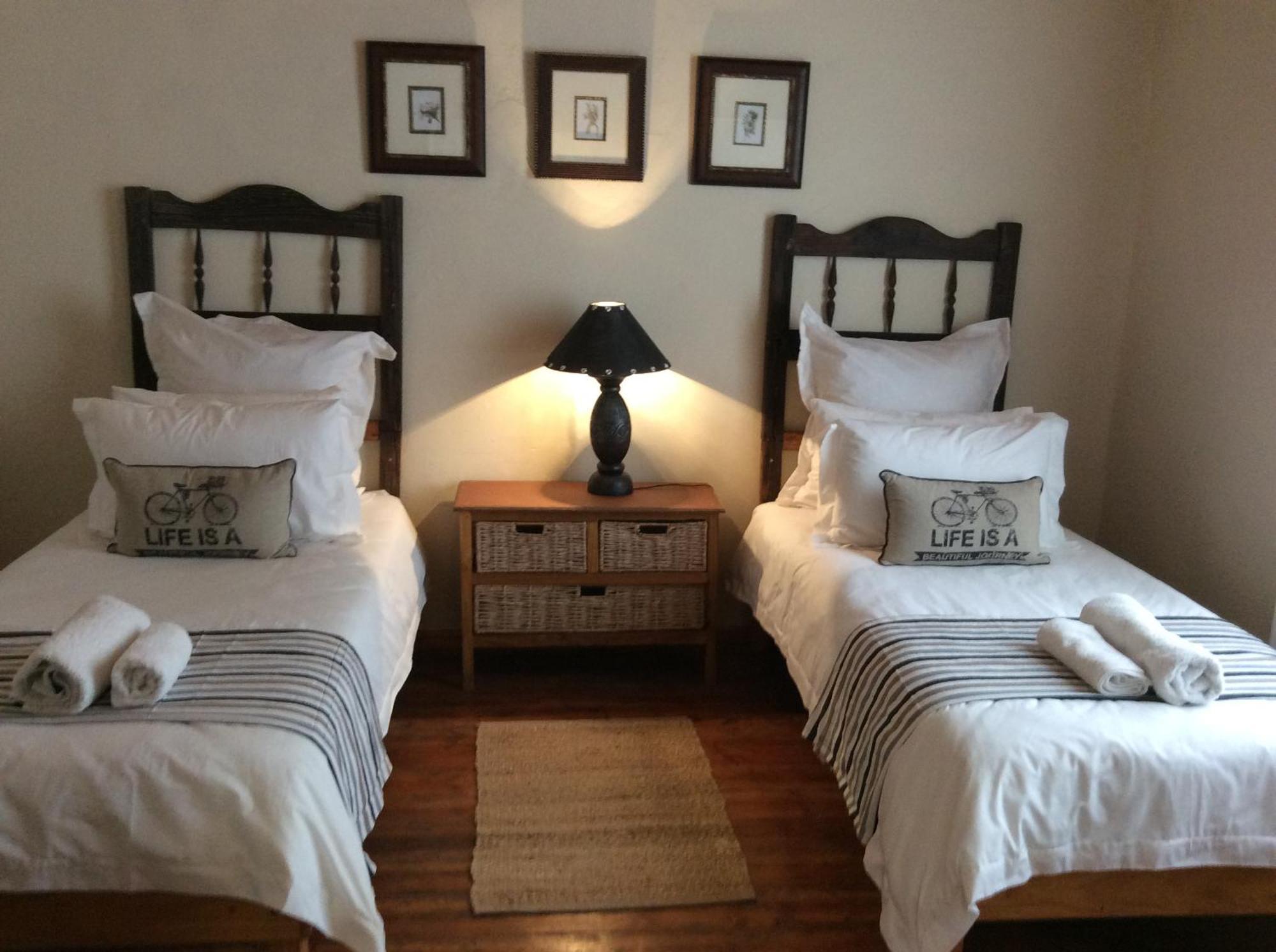 Pepper Tree Accommodation Бофорт-Уэст Номер фото