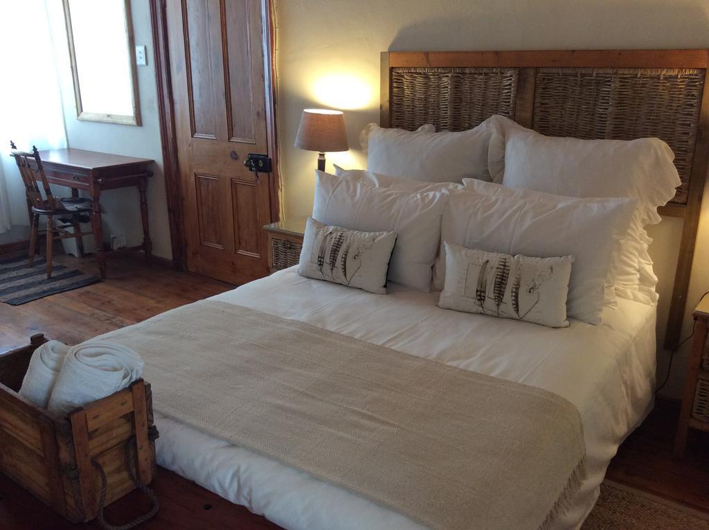 Pepper Tree Accommodation Бофорт-Уэст Номер фото