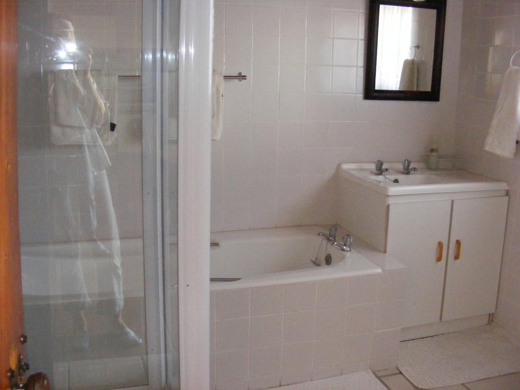 Pepper Tree Accommodation Бофорт-Уэст Номер фото
